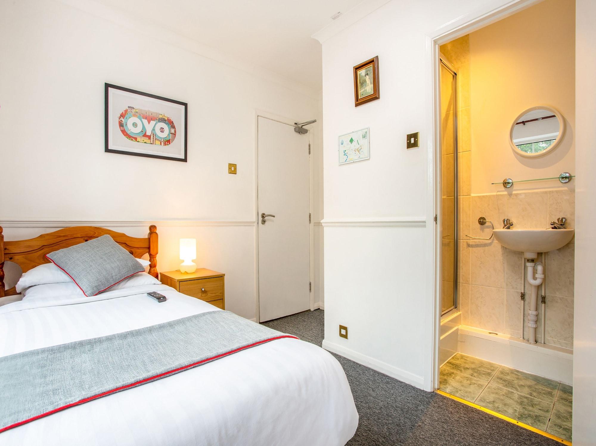 Oyo Flexistay Ambers Gatwick Aparthotel Horley Esterno foto