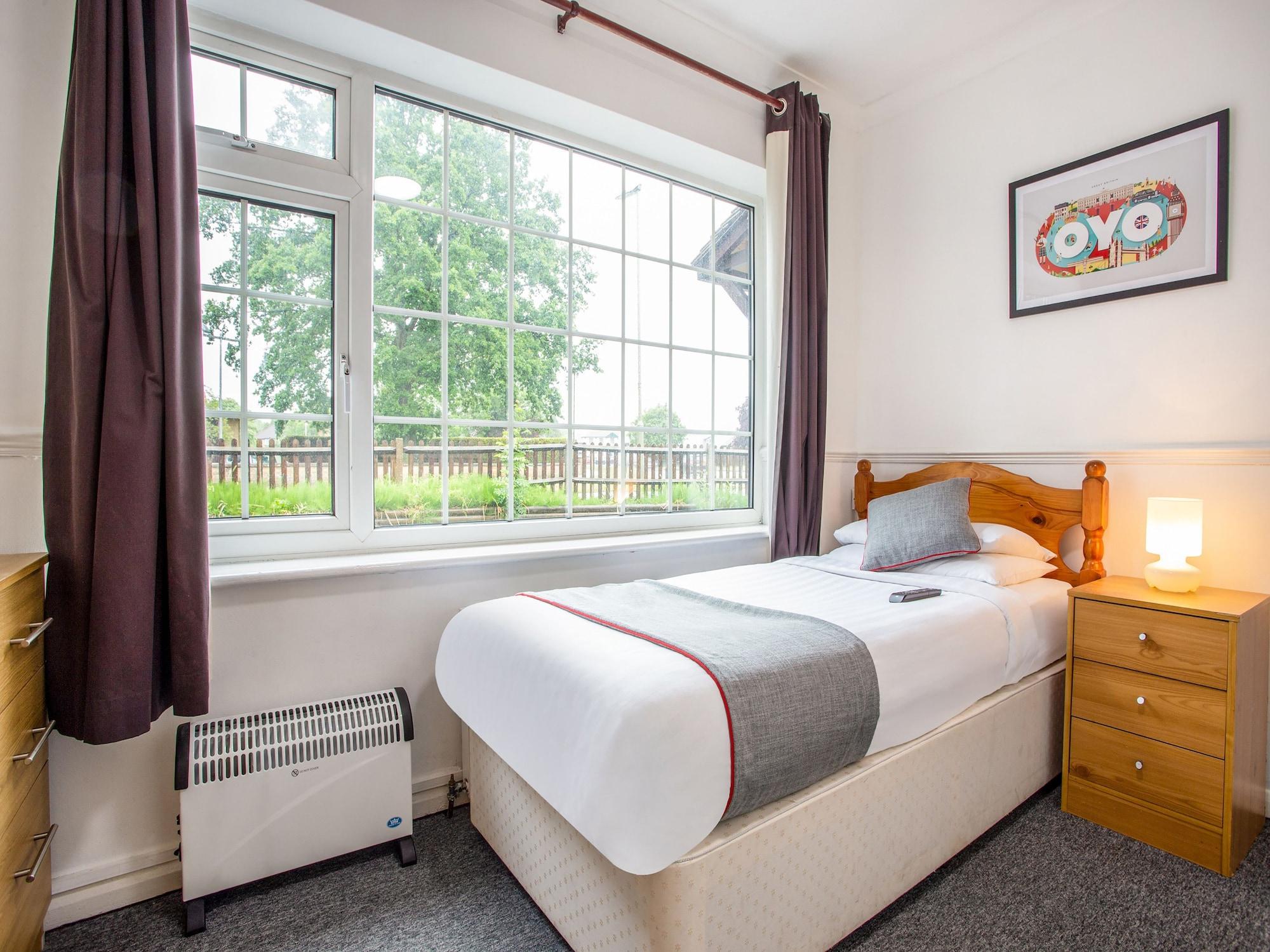 Oyo Flexistay Ambers Gatwick Aparthotel Horley Esterno foto