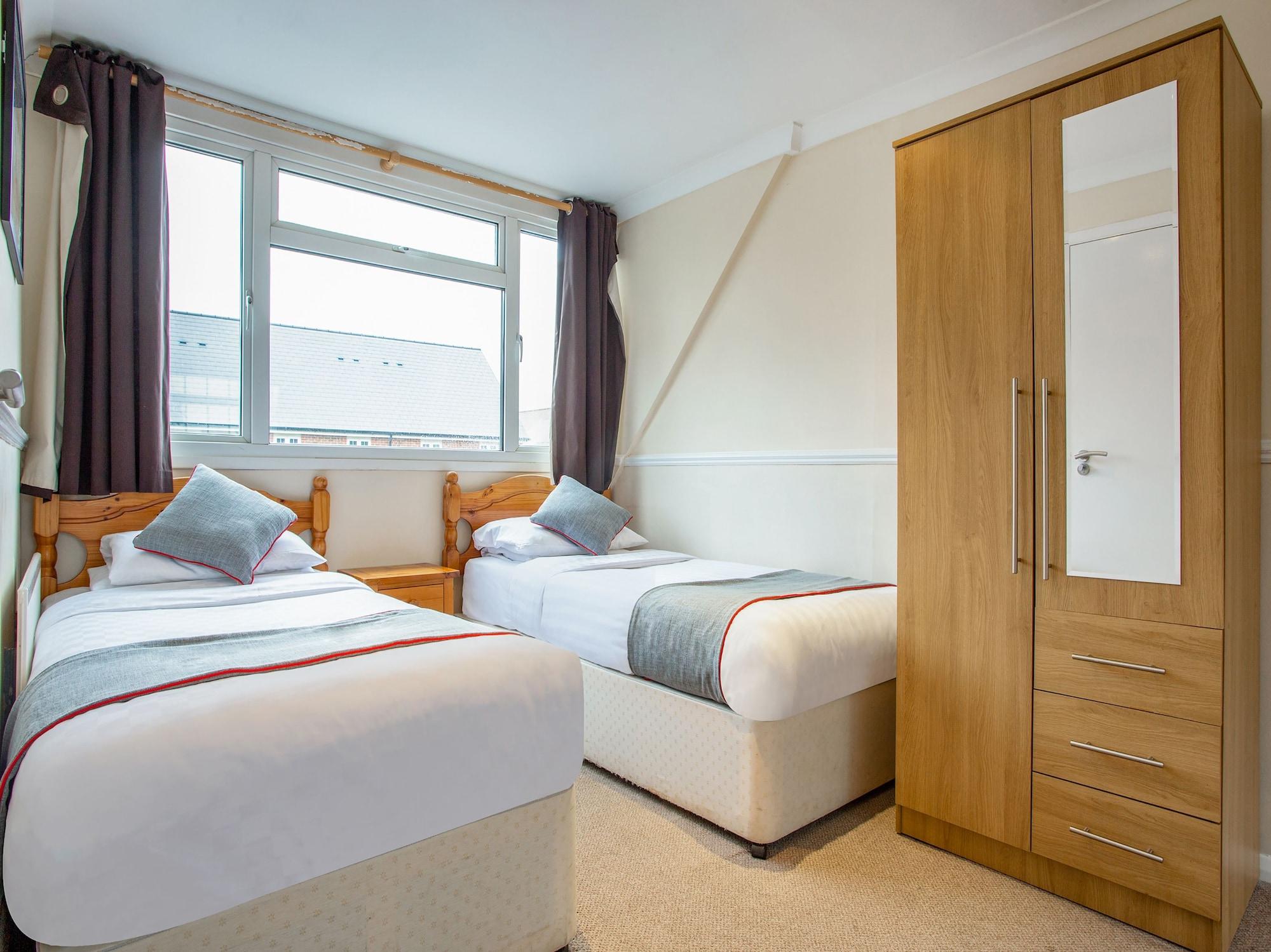 Oyo Flexistay Ambers Gatwick Aparthotel Horley Esterno foto