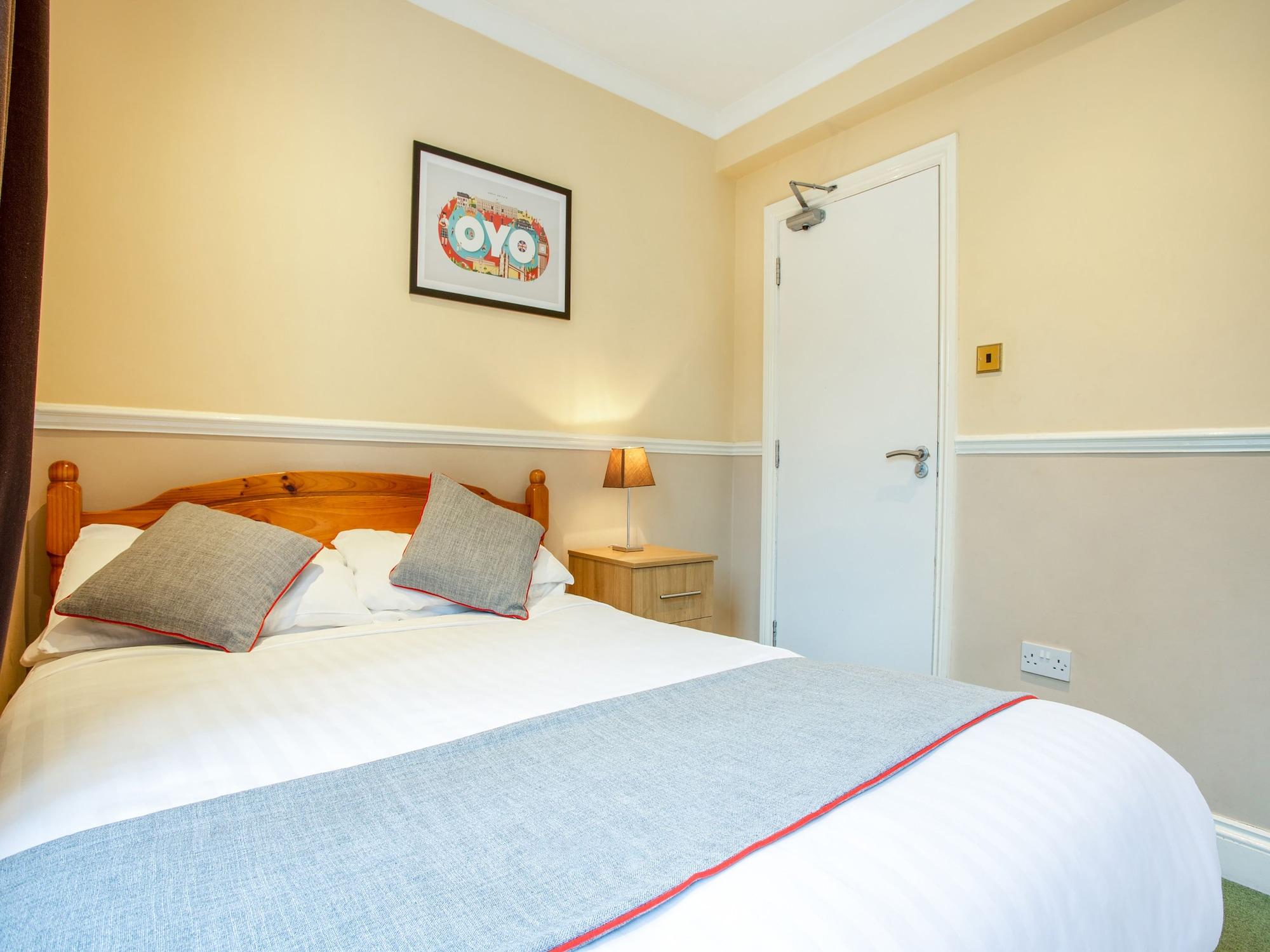 Oyo Flexistay Ambers Gatwick Aparthotel Horley Esterno foto