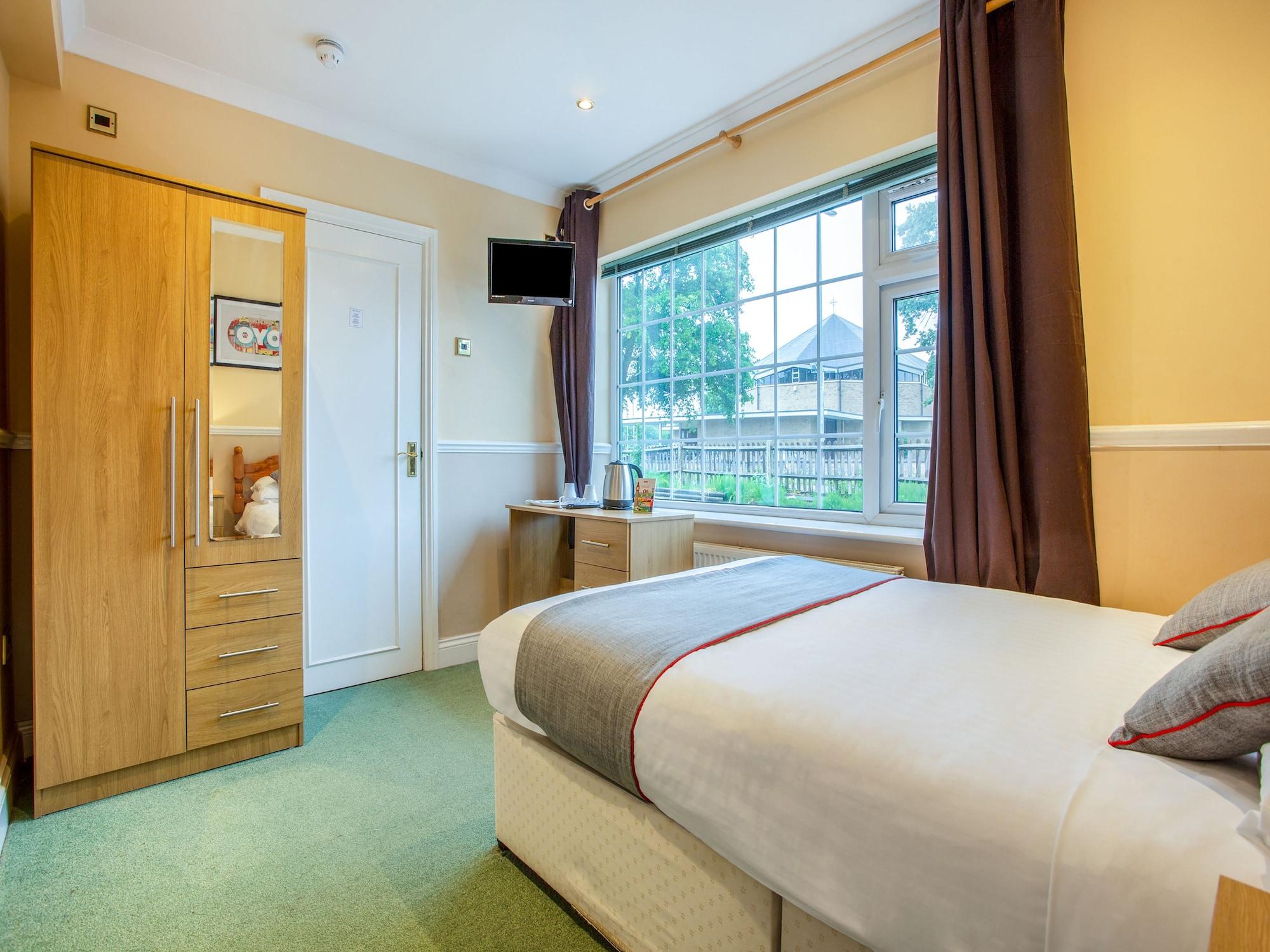 Oyo Flexistay Ambers Gatwick Aparthotel Horley Esterno foto