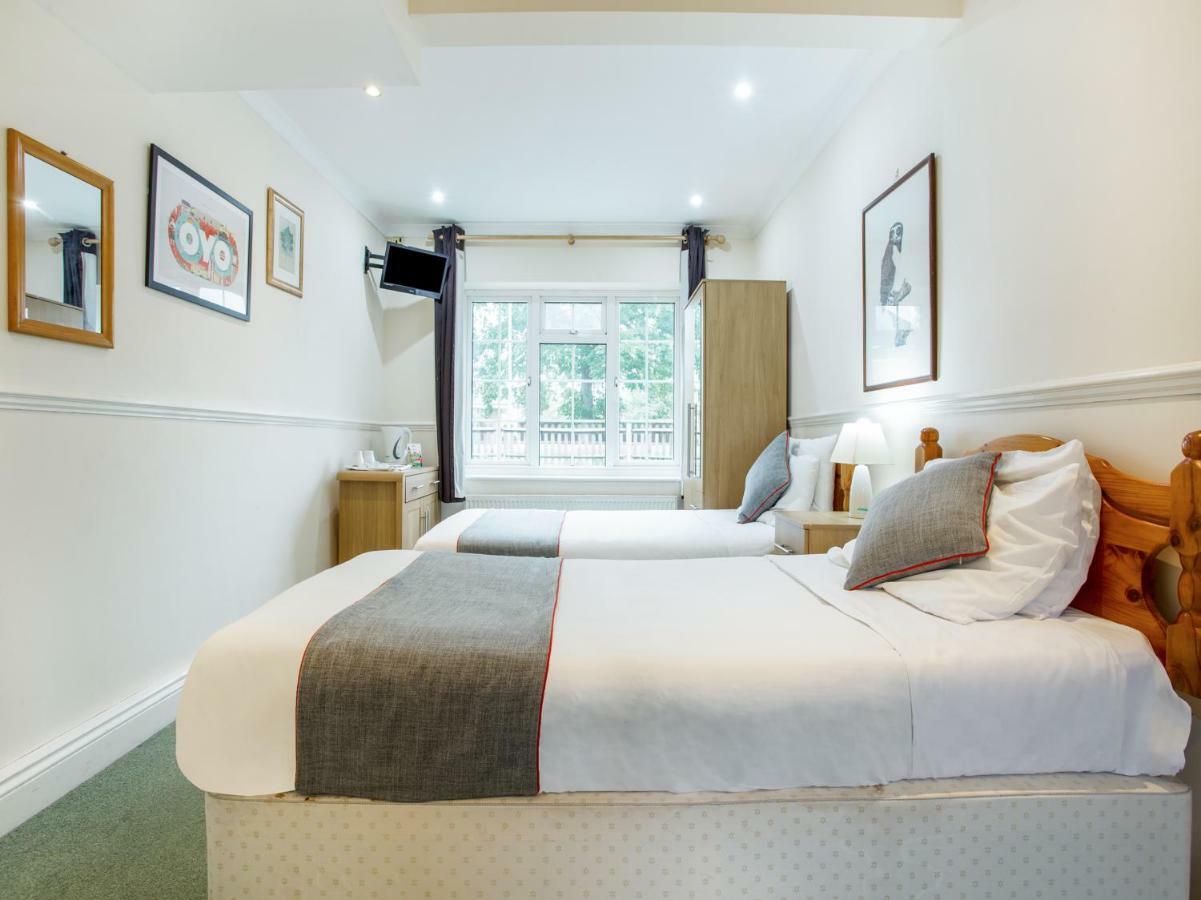 Oyo Flexistay Ambers Gatwick Aparthotel Horley Esterno foto