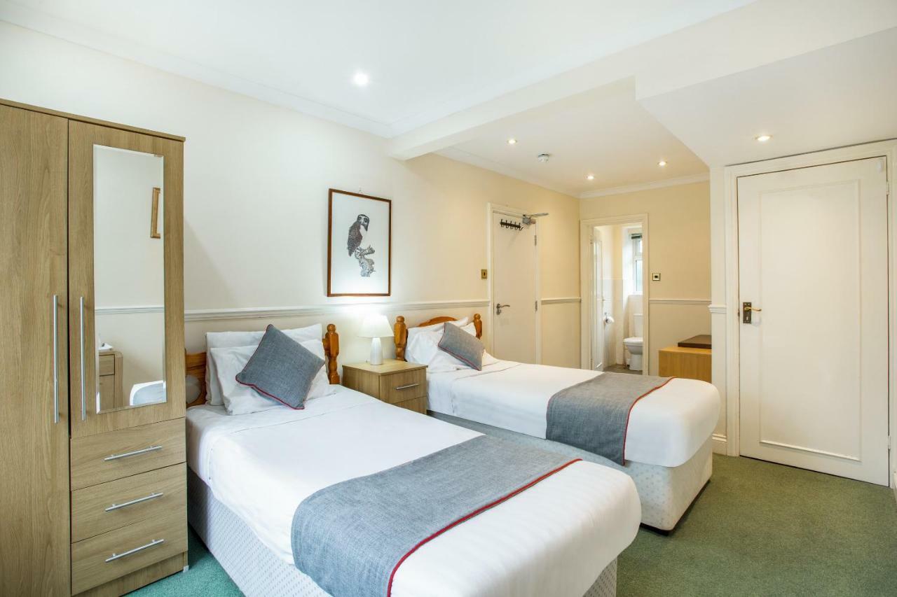 Oyo Flexistay Ambers Gatwick Aparthotel Horley Esterno foto