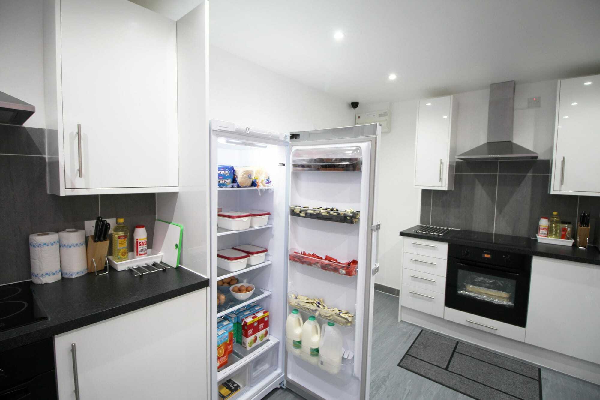 Oyo Flexistay Ambers Gatwick Aparthotel Horley Esterno foto