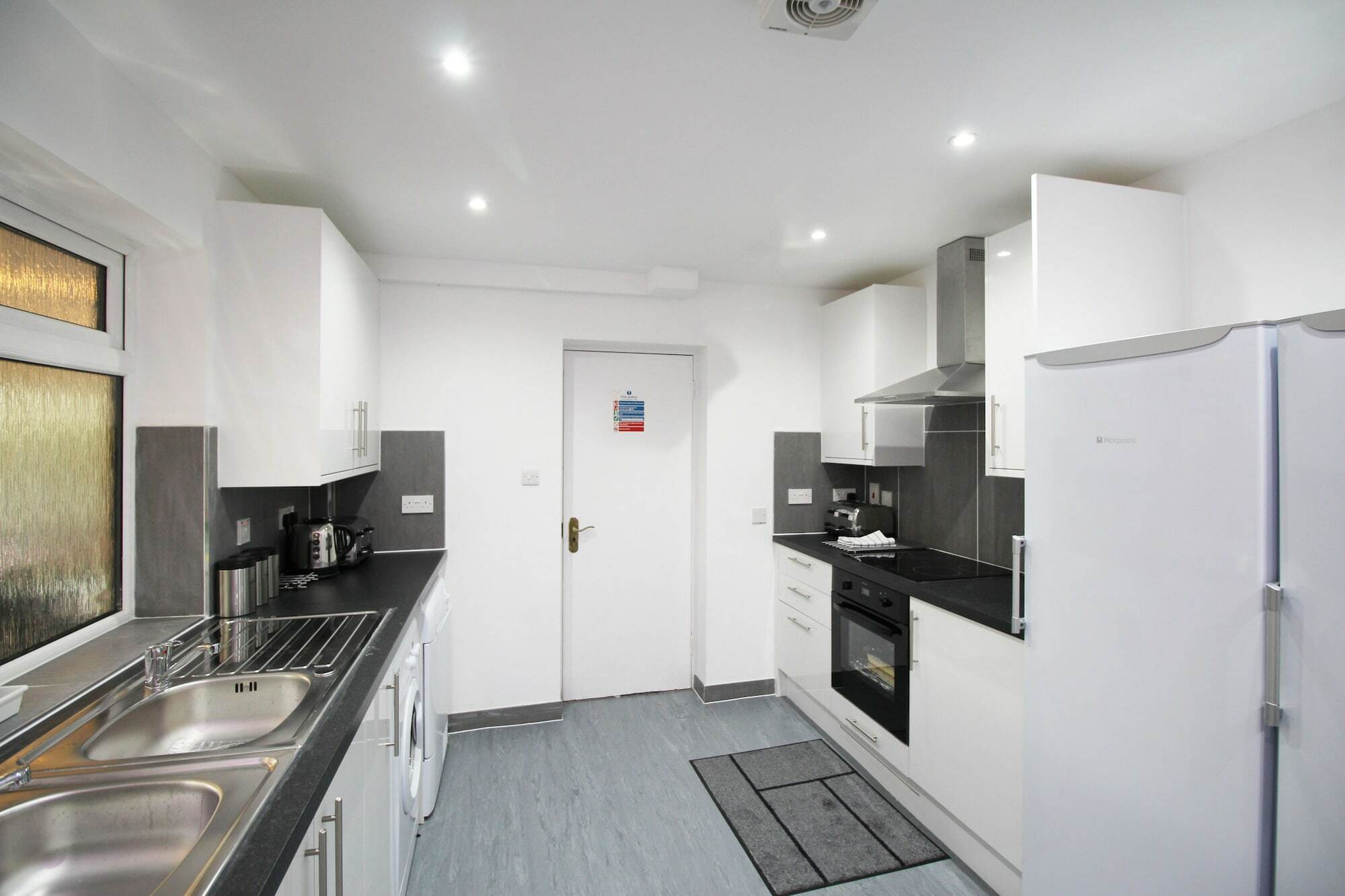 Oyo Flexistay Ambers Gatwick Aparthotel Horley Esterno foto