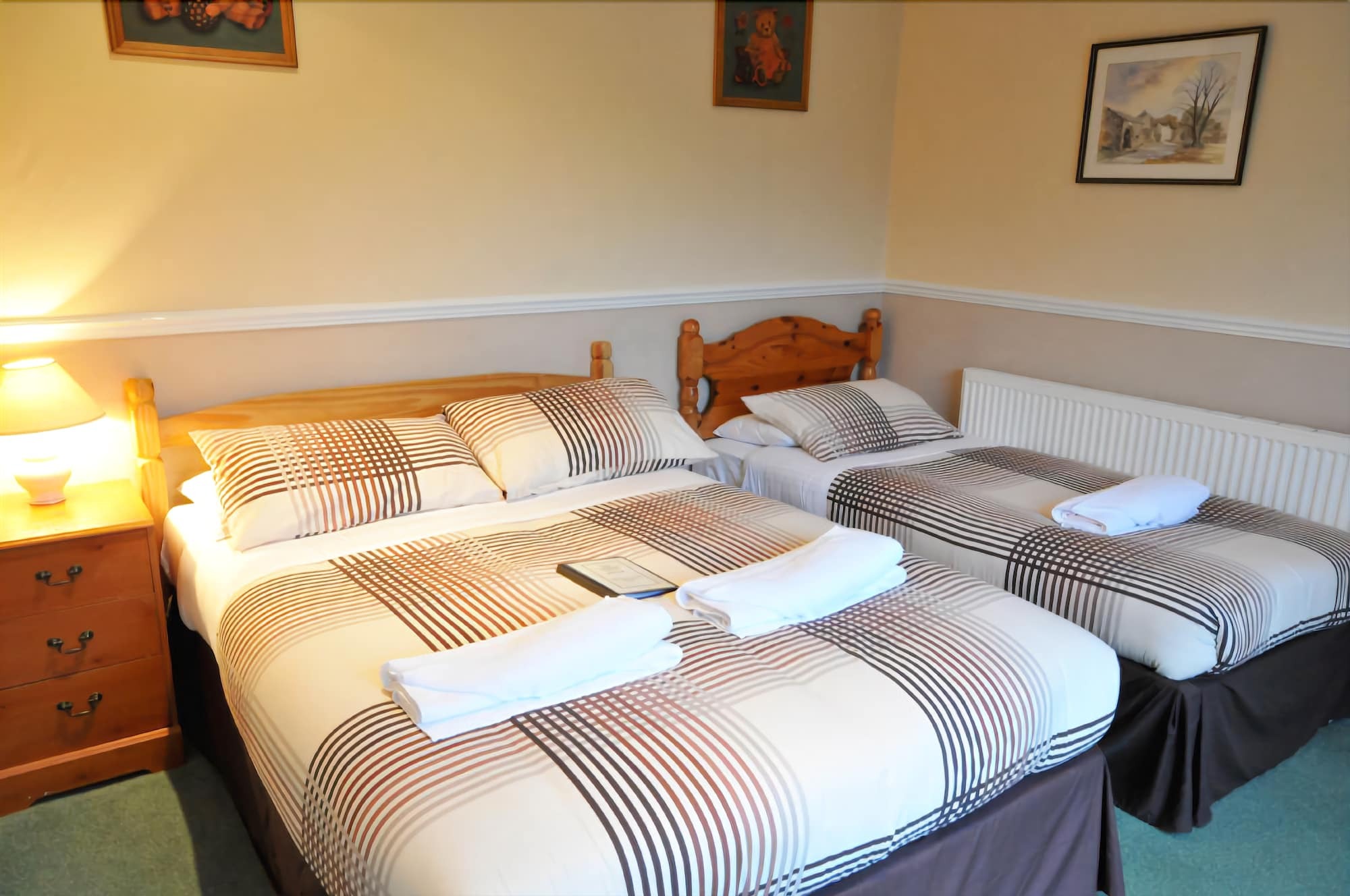 Oyo Flexistay Ambers Gatwick Aparthotel Horley Esterno foto