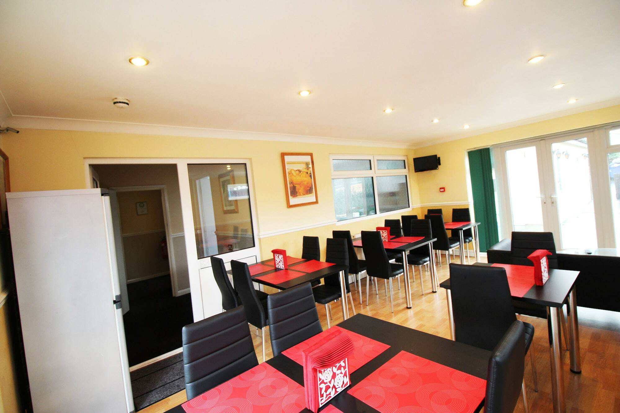 Oyo Flexistay Ambers Gatwick Aparthotel Horley Esterno foto