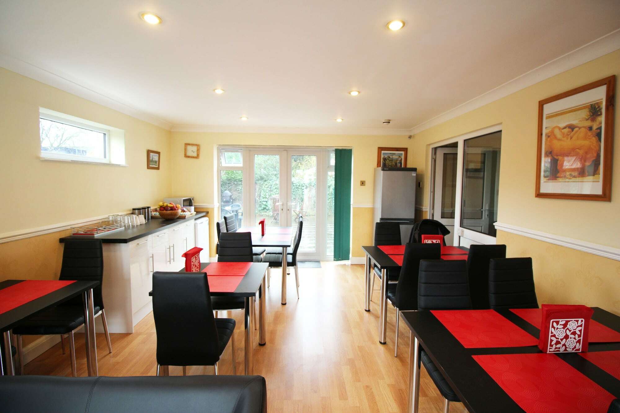 Oyo Flexistay Ambers Gatwick Aparthotel Horley Esterno foto