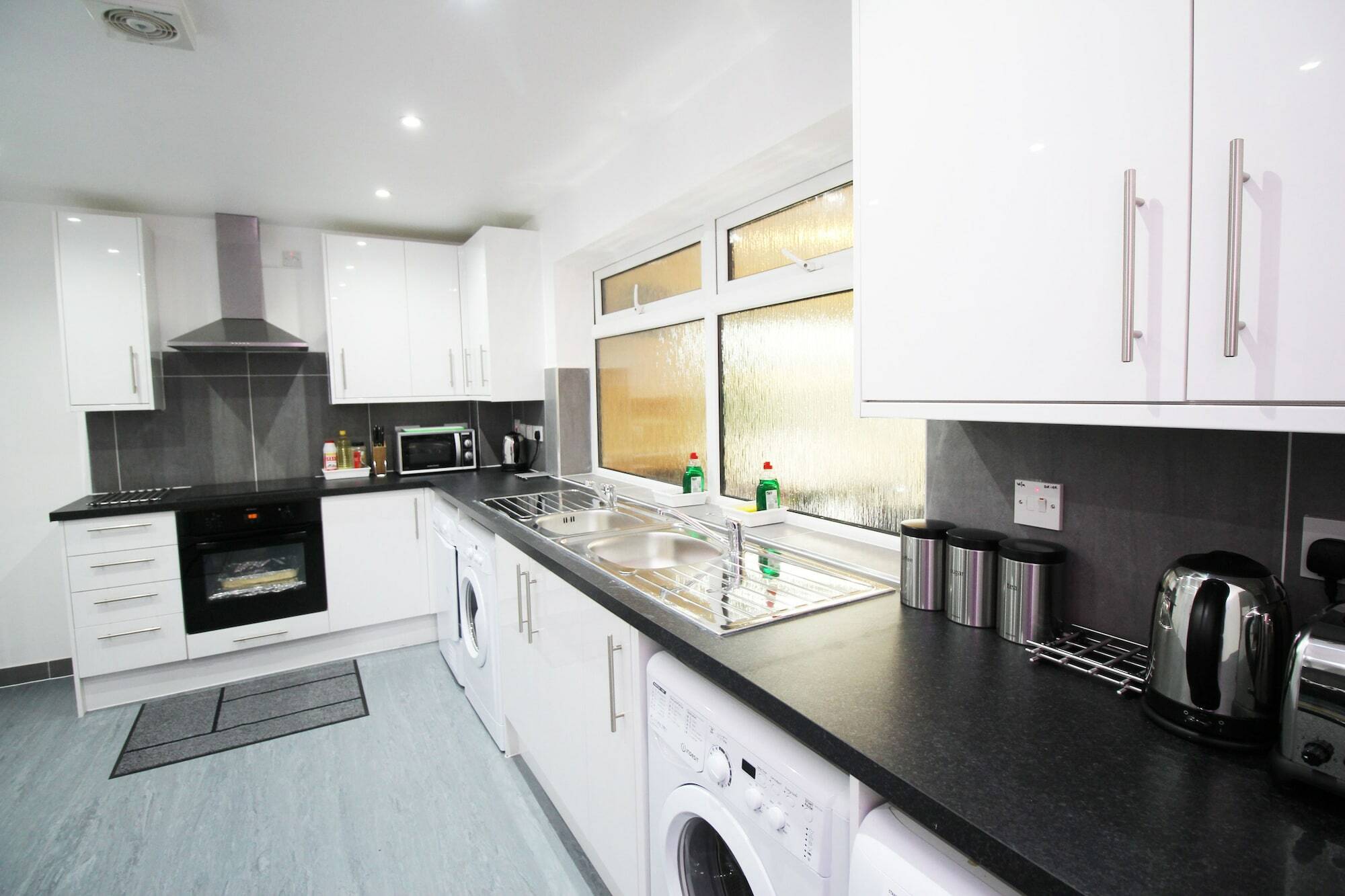Oyo Flexistay Ambers Gatwick Aparthotel Horley Esterno foto