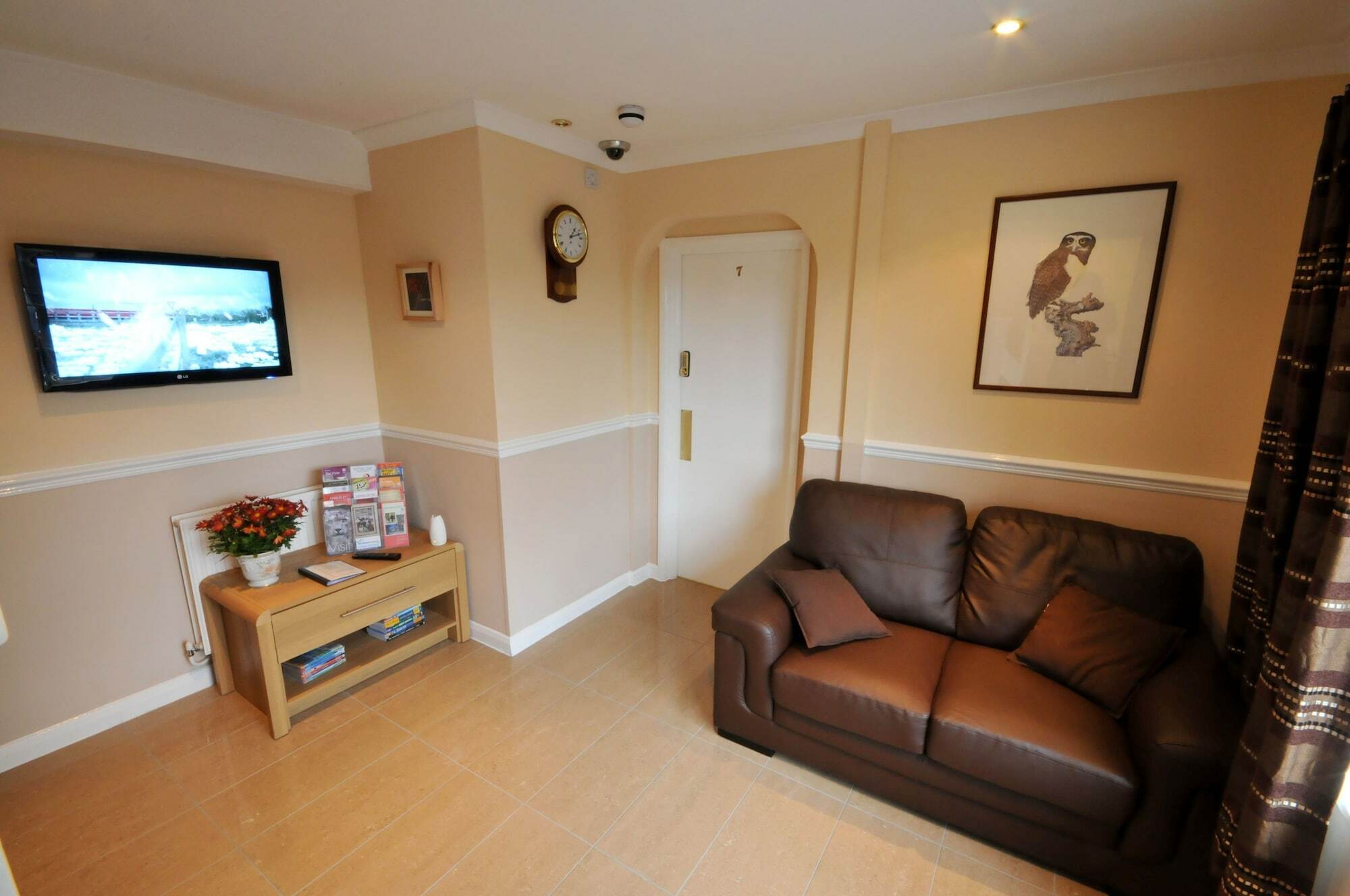 Oyo Flexistay Ambers Gatwick Aparthotel Horley Esterno foto