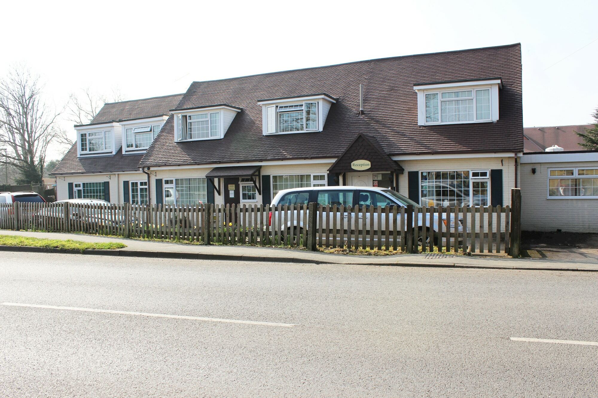 Oyo Flexistay Ambers Gatwick Aparthotel Horley Esterno foto